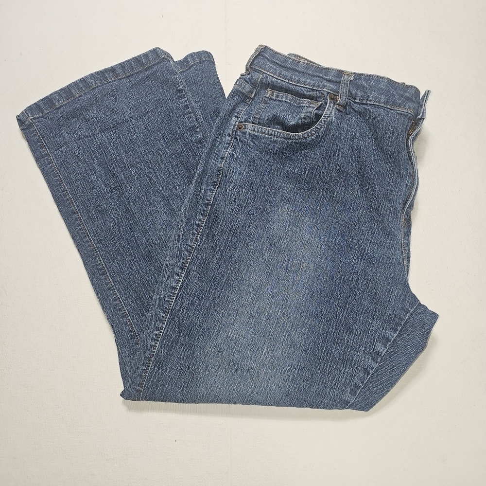 Lee Jeans. One true fit. 22WP